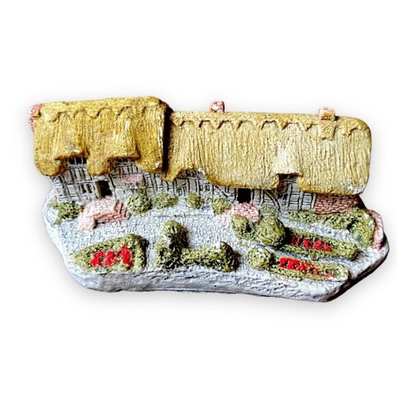 DAVID WINTER COTTAGES TINY SERIES Anne Hathaway’s cottage - Picture 1 of 6